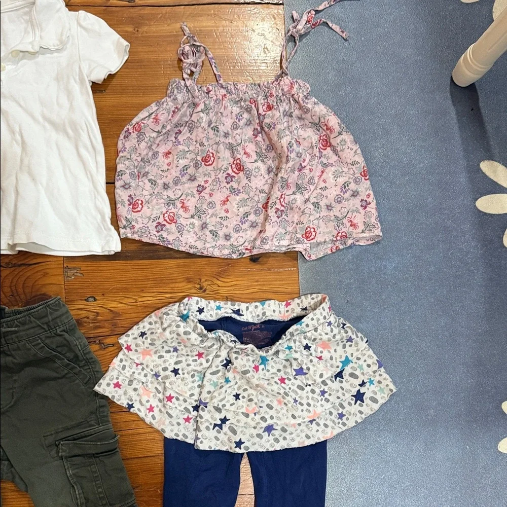 Bundle of Toddler Girl Kids Clothing with Floral Tops and Pants Size 2T